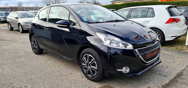 Peugeot 208 essence 1.2L Puretech 82cv Active