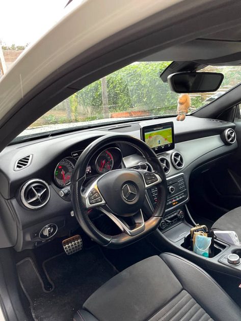 MERCEDES GLA 200D 2016