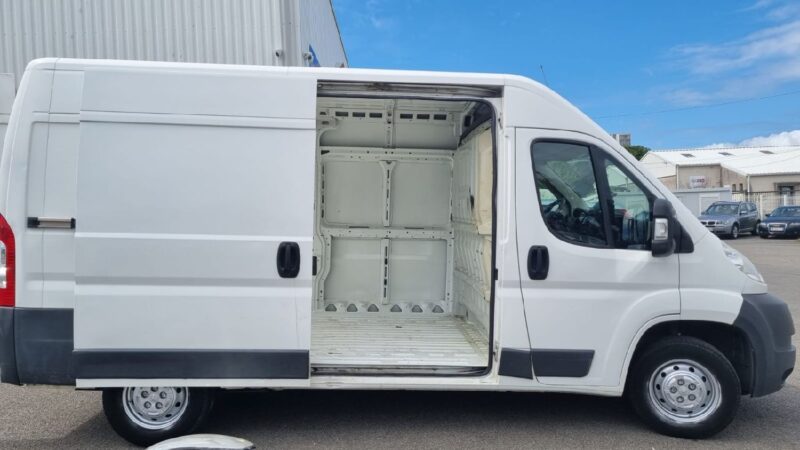 PEUGEOT BOXER Camion plate-forme/Châssis 2012