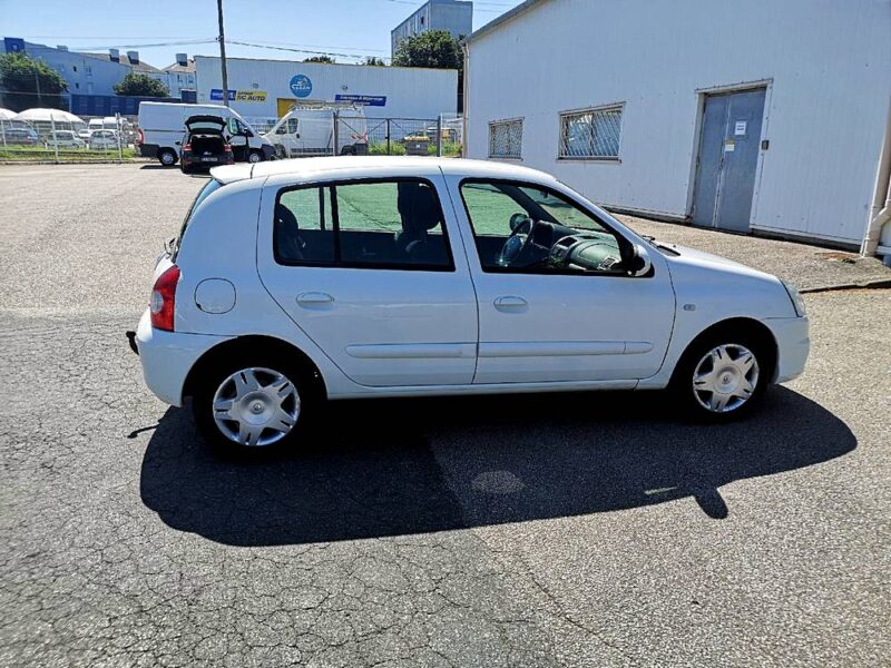 RENAULT CLIO II 2010