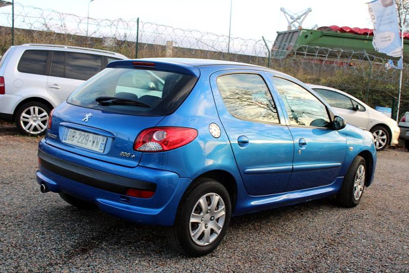 PEUGEOT 206 2010