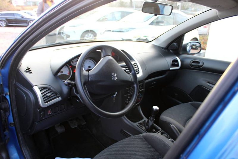 PEUGEOT 206 2010