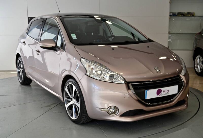 PEUGEOT 208 1.6 HDi Allure 114