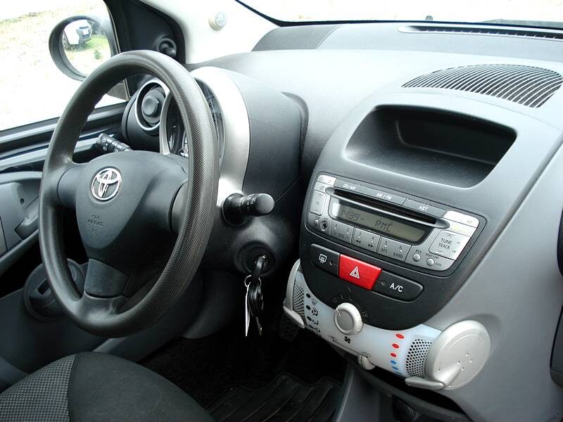 TOYOTA AYGO 2011