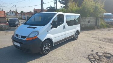 RENAULT TRAFIC 9 PLACES 2005