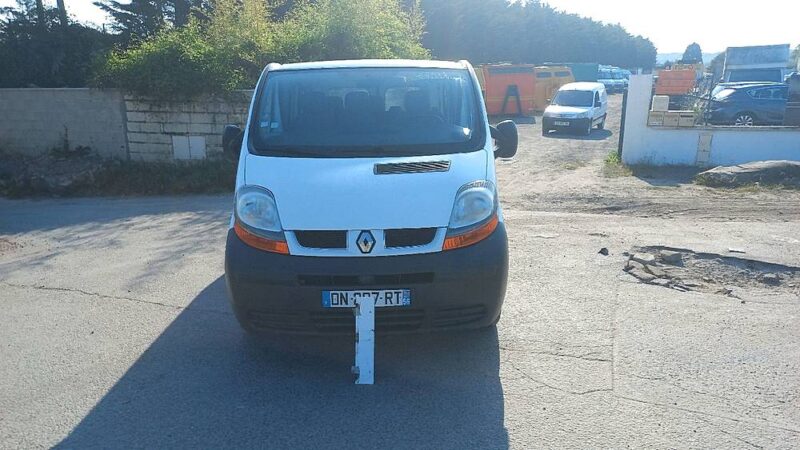 RENAULT TRAFIC 9 PLACES 2005