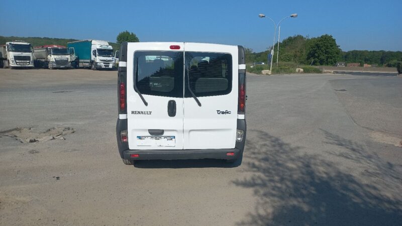 RENAULT TRAFIC 9 PLACES 2005