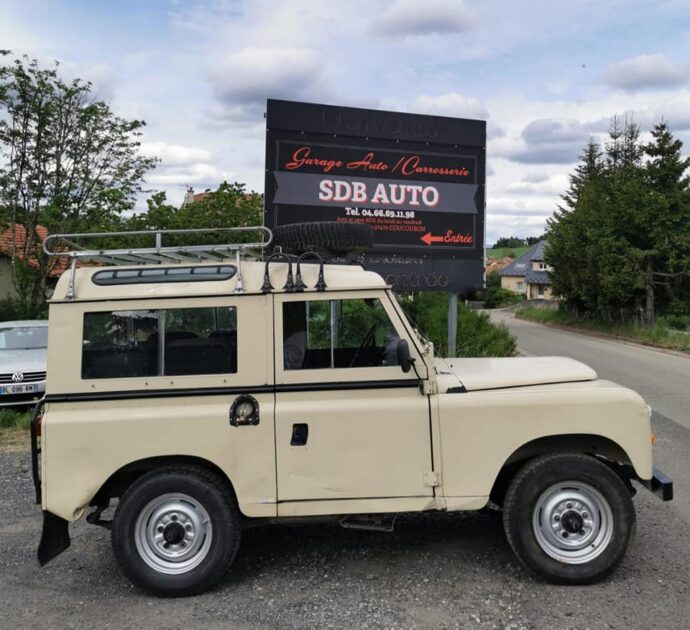 LAND ROVER SANTANA  88 DIESEL 7 PLACES 