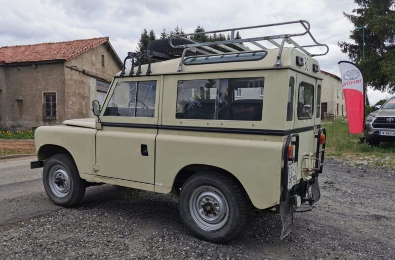 LAND ROVER SANTANA  88 DIESEL 7 PLACES 