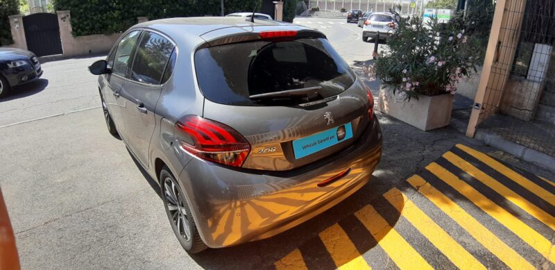 PEUGEOT 208 I 1.2 thp 110 ch tech edition 2019