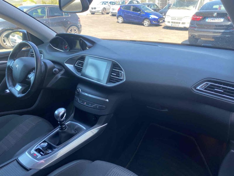 PEUGEOT 308 Allure 130 2019