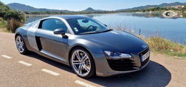 AUDI QUATTRO R8  2012