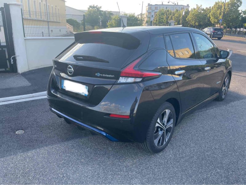 NISSAN LEAF 2018