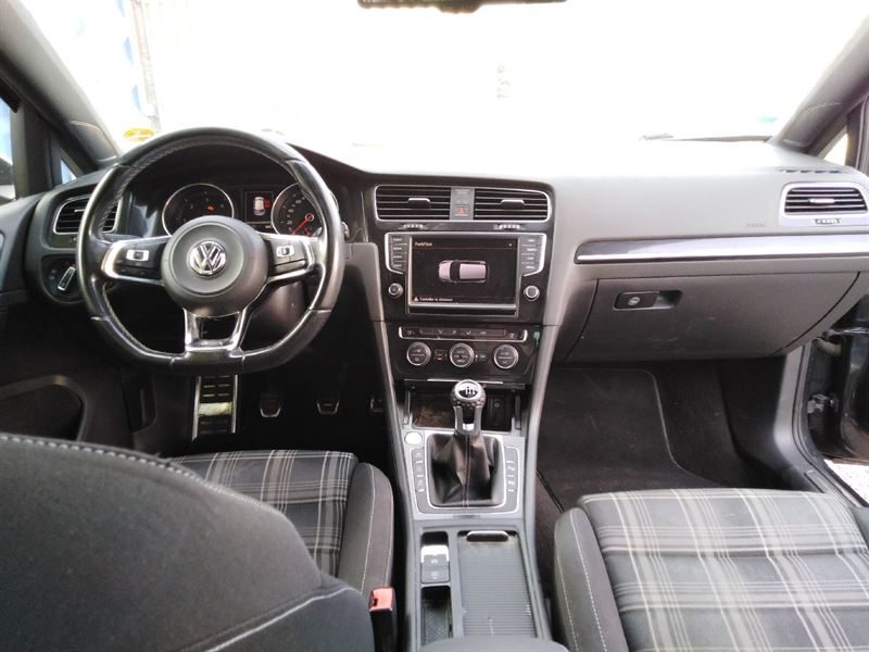 VOLKSWAGEN GOLF 2015