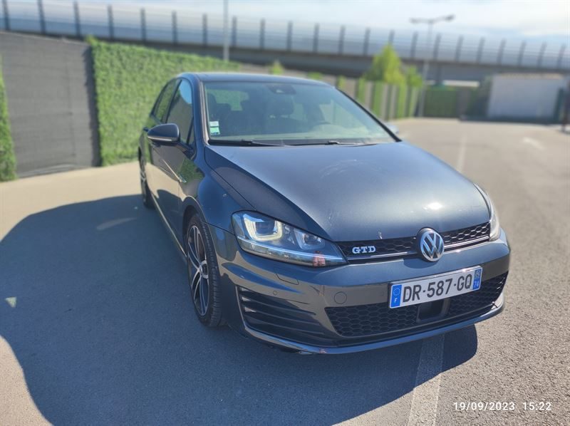 VOLKSWAGEN GOLF 2015