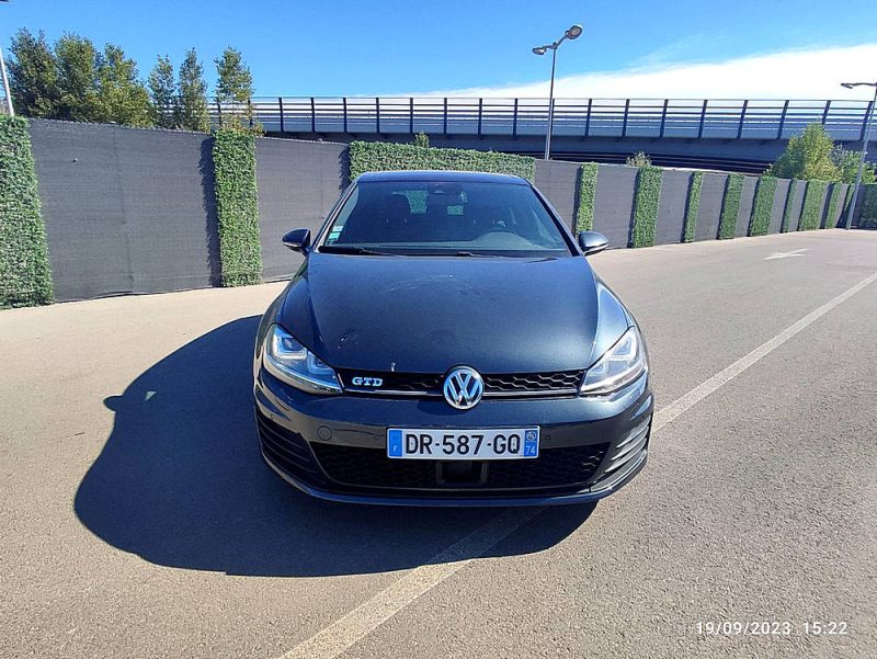 VOLKSWAGEN GOLF 2015