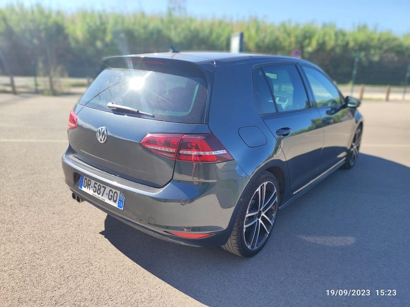 VOLKSWAGEN GOLF 2015