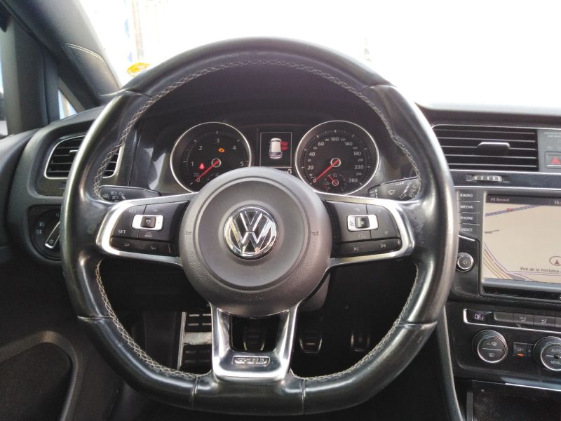 VOLKSWAGEN GOLF 2015