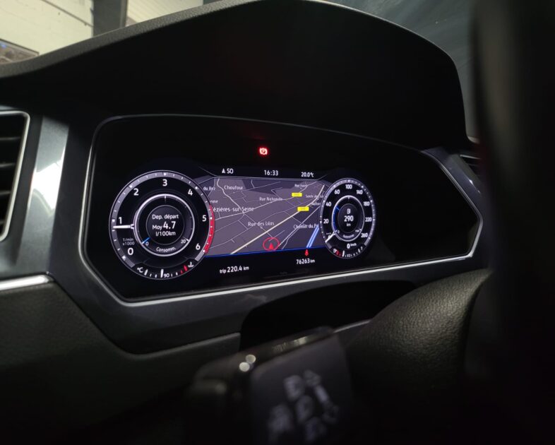 VOLKSWAGEN TIGUAN 2.0 TDI 150cv CARAT VIRTUAL COCKPIT