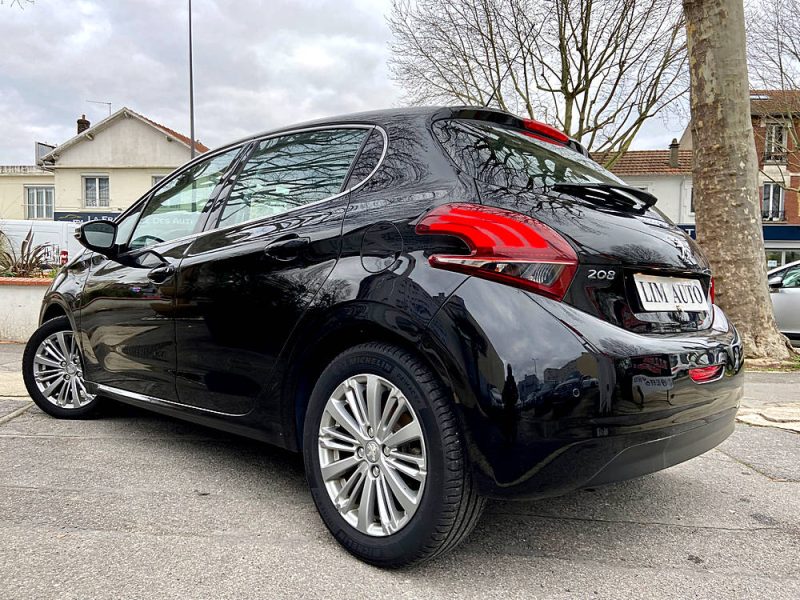 PEUGEOT 208 2016