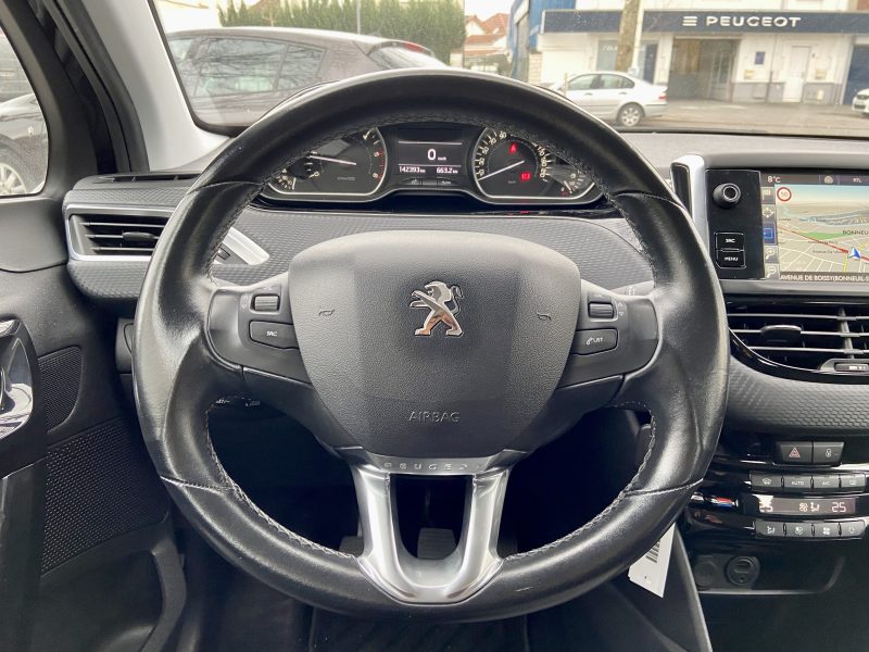 PEUGEOT 208 2016