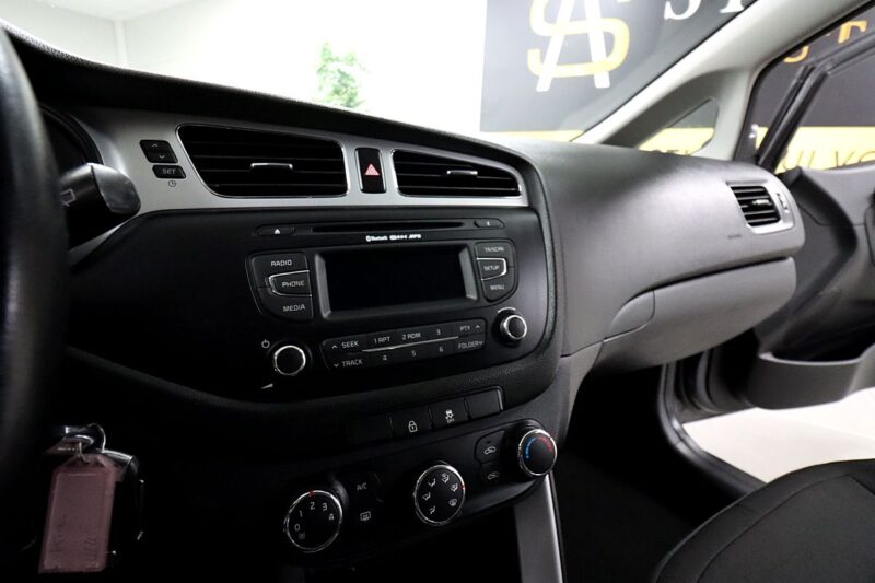 KIA CEE\'D 2013