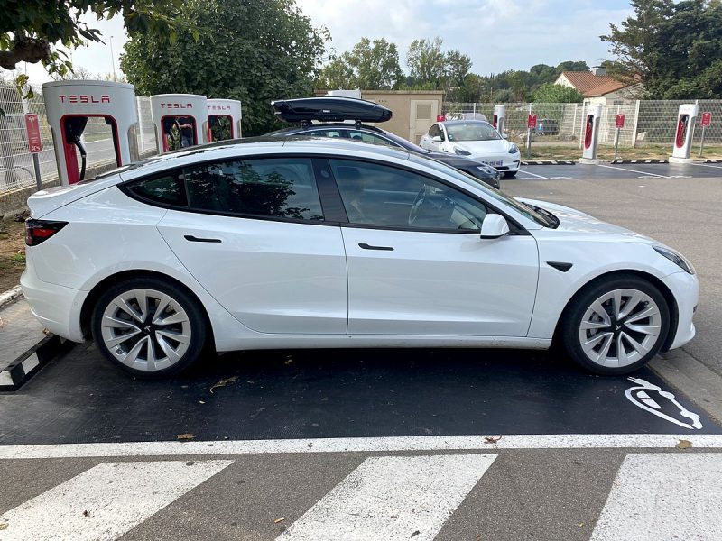 TESLA MODEL 3 2021