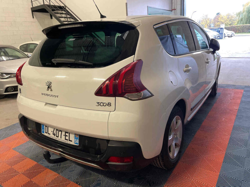 PEUGEOT 3008 Monospace 2.0 HDi Hybrid4 1997cm3 163cv