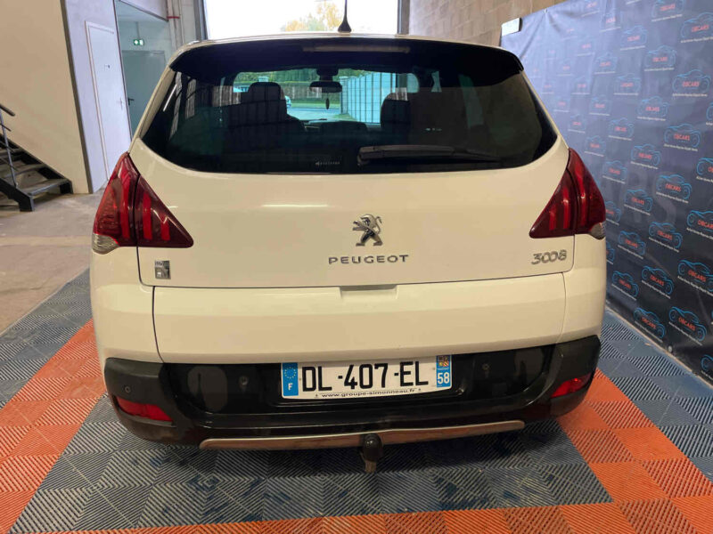 PEUGEOT 3008 Monospace 2.0 HDi Hybrid4 1997cm3 163cv