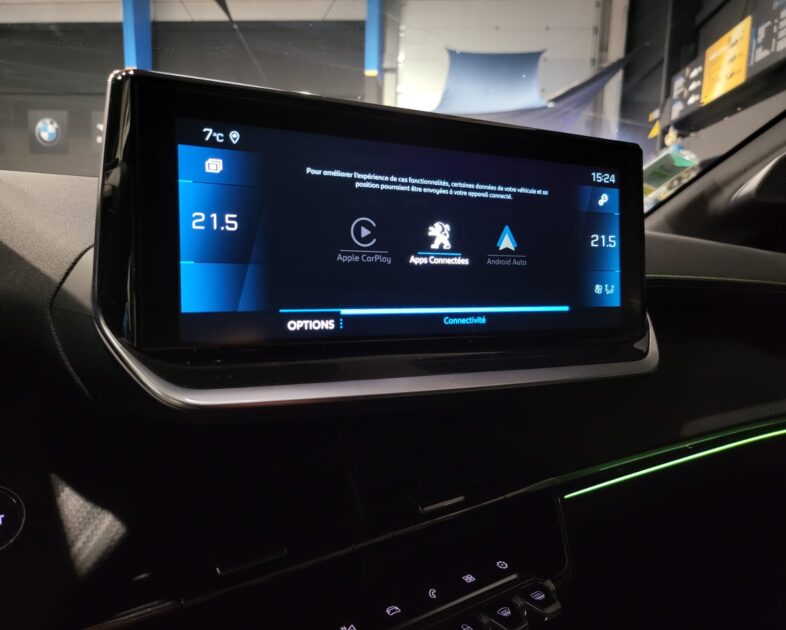 PEUGEOT 208 II 1.2 PureTech 100 GT APPLE CARPLAY