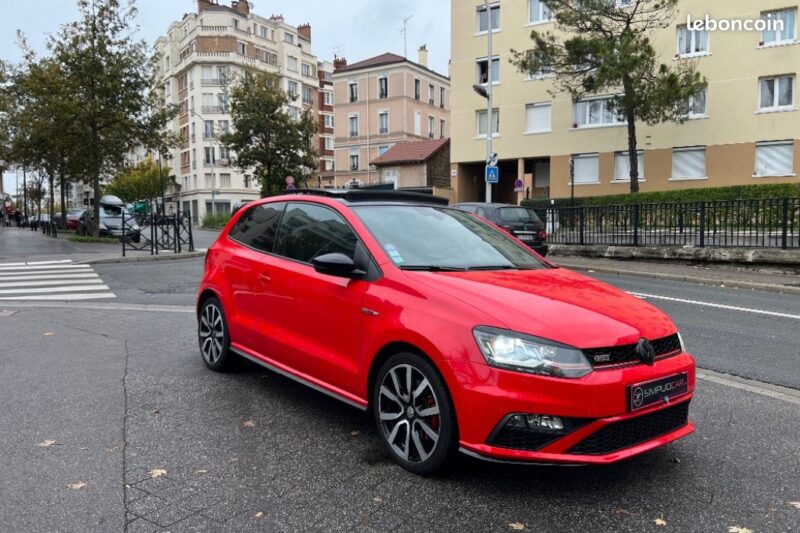 VOLKSWAGEN POLO V 2015