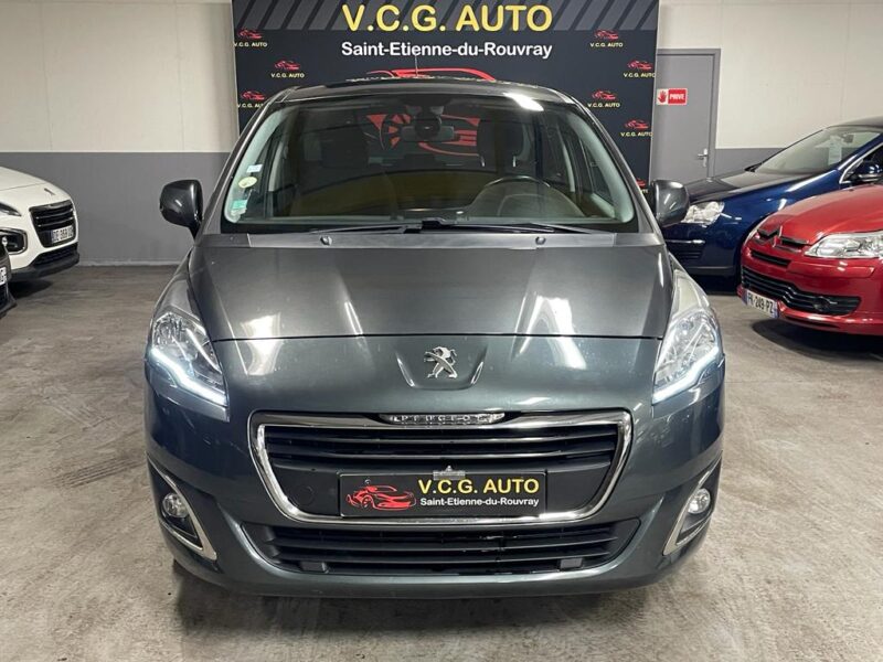 PEUGEOT 5008 2015