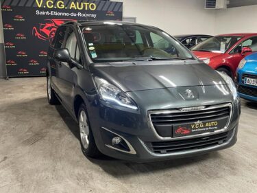 PEUGEOT 5008 2015