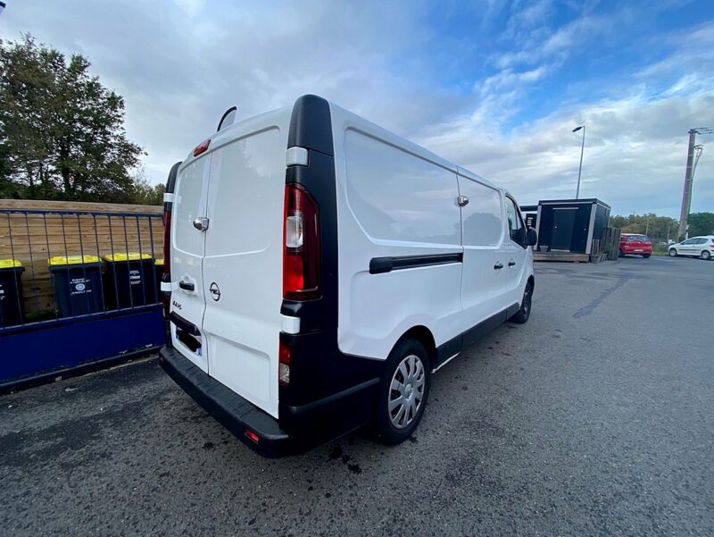 OPEL VIVARO B Camionnette 2016