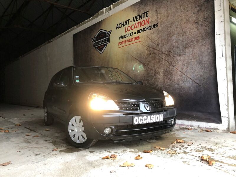 RENAULT CLIO II 1.4 16V 185760KM DE 2002