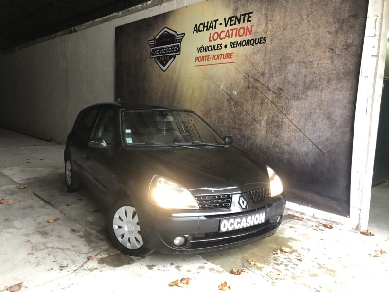 RENAULT CLIO II 1.4 16V 185760KM DE 2002