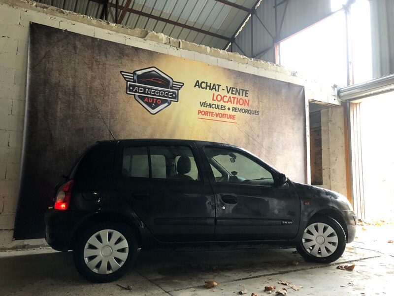 RENAULT CLIO II 1.4 16V 185760KM DE 2002