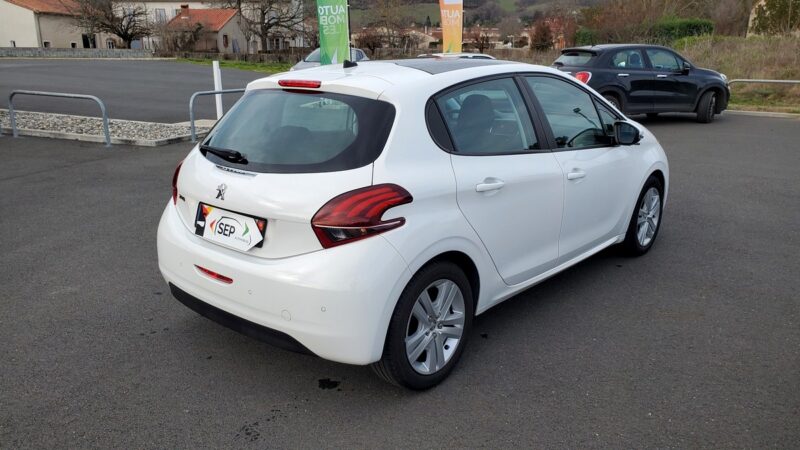 PEUGEOT 208 PURETECH 82 SIGNATURE