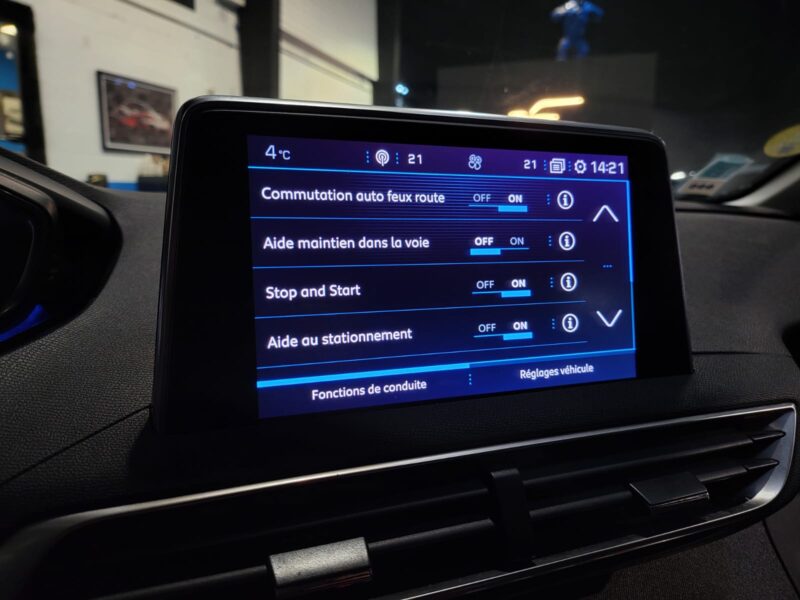 PEUGEOT 3008 1.5 130 CV ALLURE APPLE CARPLAY / ANGLE MORT