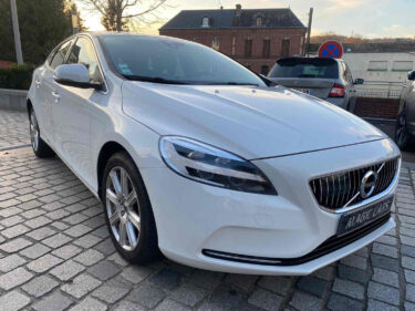 VOLVO V40 2016