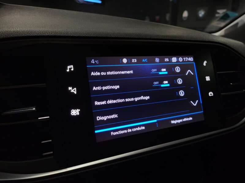 PEUGEOT 308 II STYLE 1.5 BlueHDI APPLE CARPLAY / CAMERA