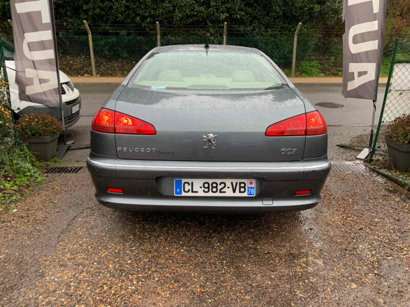 PEUGEOT 607 3.0 24V V6 211CV