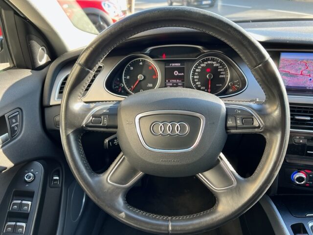 AUDI A4 MANUELLE 177CH SPORT  B8 2012