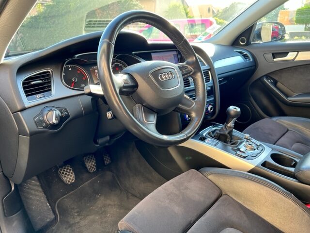 AUDI A4 MANUELLE 177CH SPORT  B8 2012