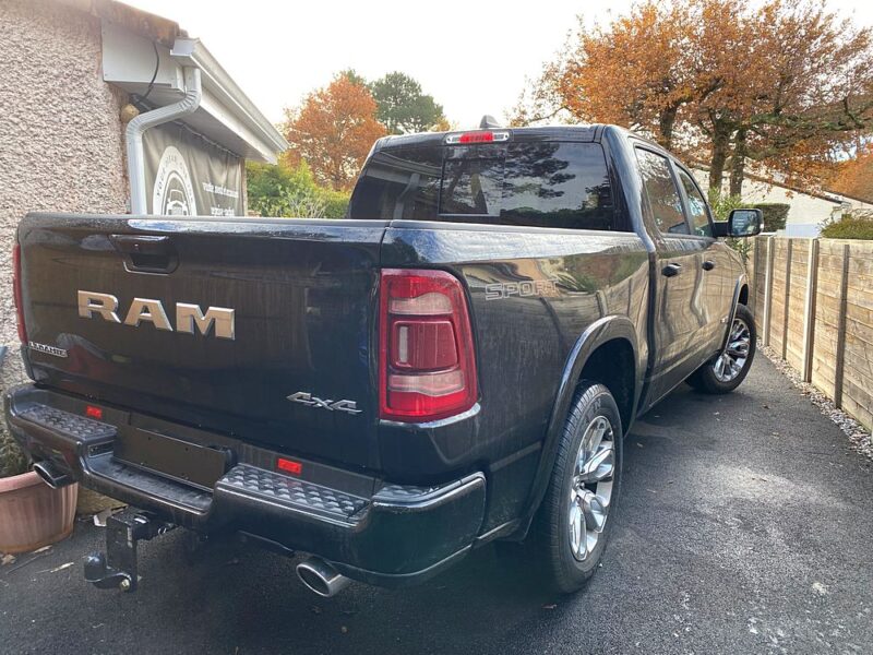 DODGE RAM LARAMIE SPORT 5.7 V8 BVA8 401CV