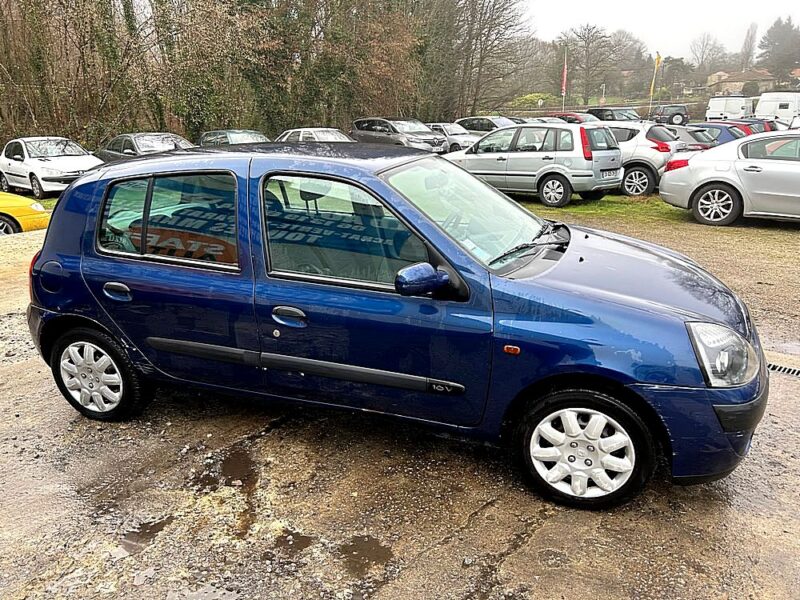 RENAULT CLIO 2002