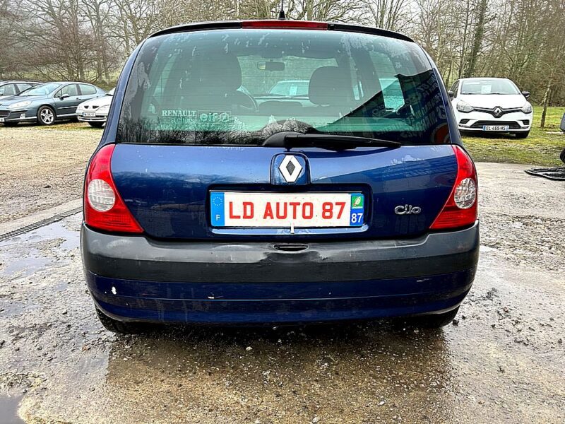 RENAULT CLIO 2002