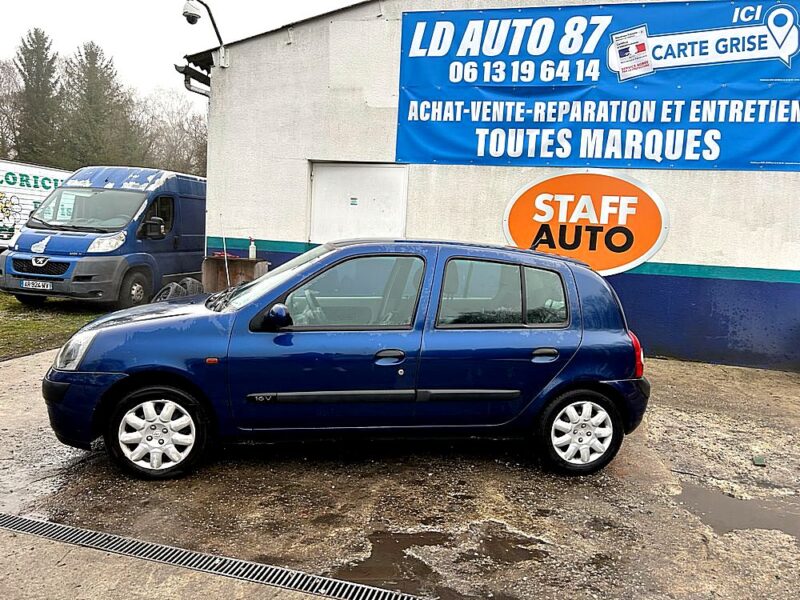 RENAULT CLIO 2002