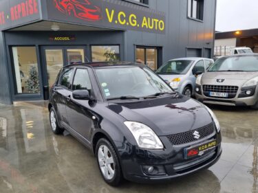 SUZUKI SWIFT III 1.3i 92 4x4  CONFORT