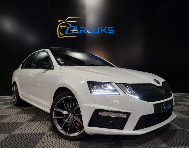 SKODA OCTAVIA III 2018 RS 230 cv TOIT OUVRANT CARPLAY VOLANT CHAUFANT 